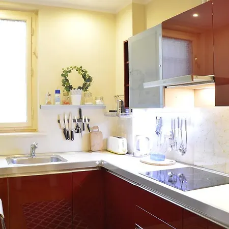 Classic Flat At Basilica Apartment *