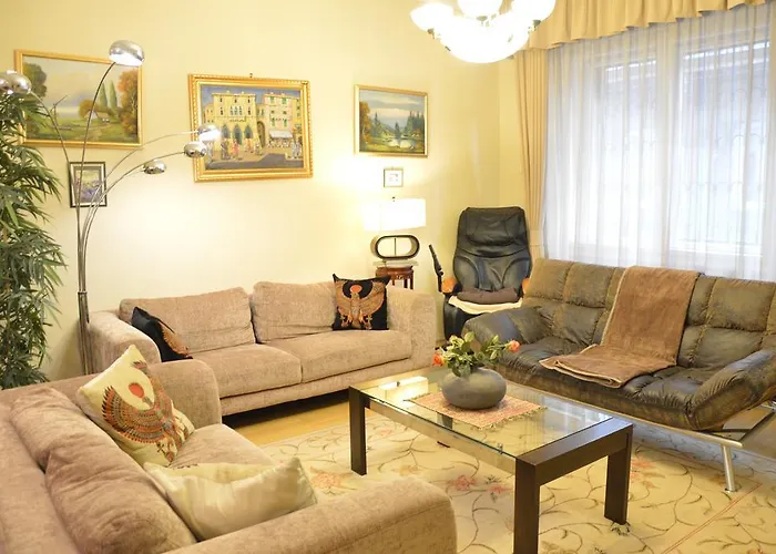 Classic Flat At Basilica Apartament *