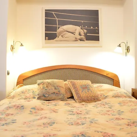 Classic Flat At Basilica