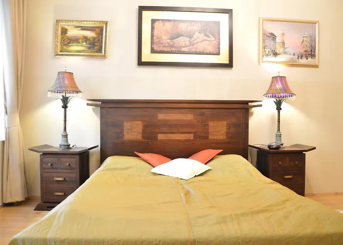 Classic Flat At Basilica